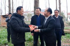 元宗家居，節(jié)前慰問毛市鎮(zhèn)困難群眾